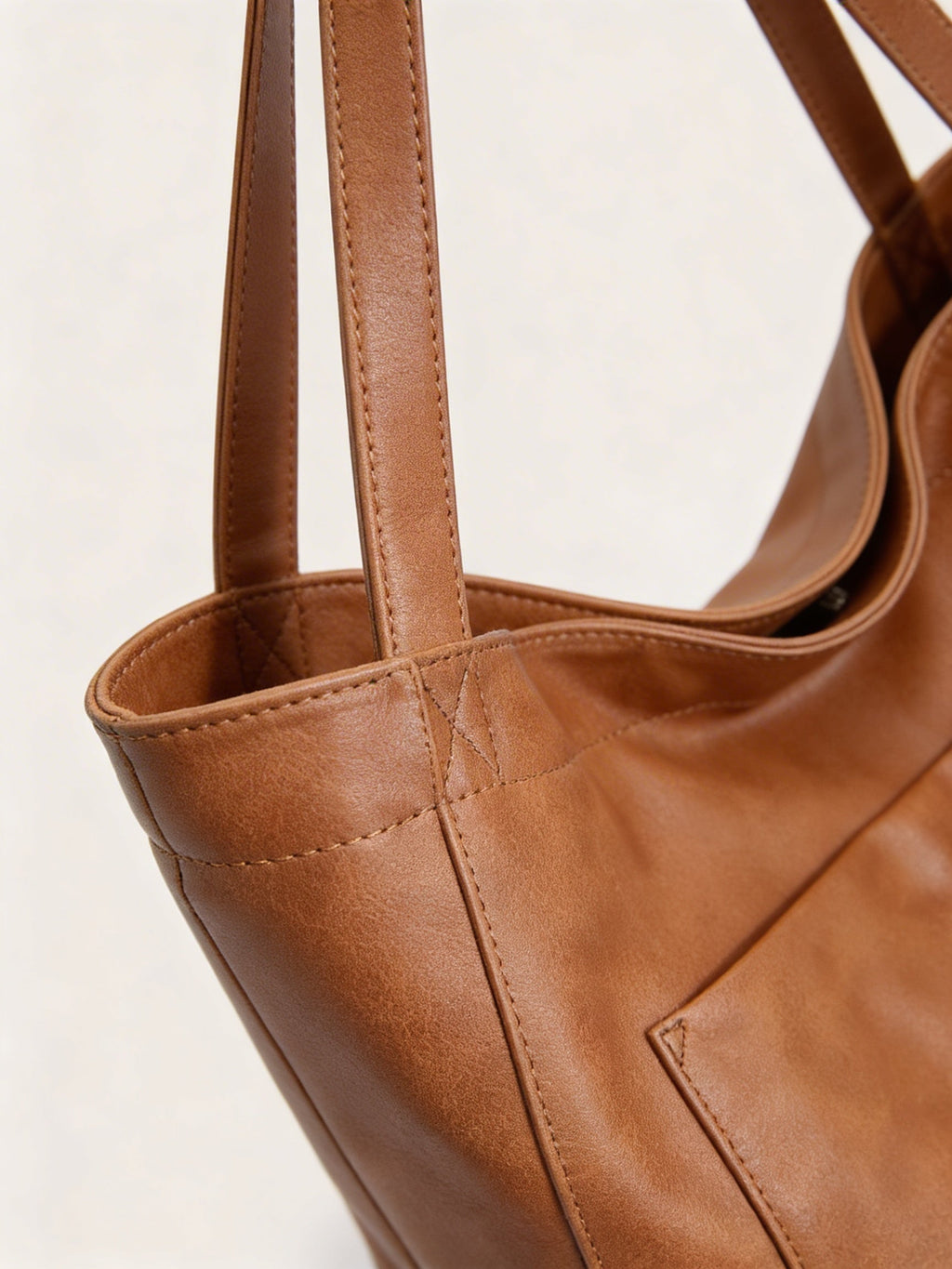 Elowyn | Women’s Crossbody Bag With Fluid Shape And Long Carry Straps ...