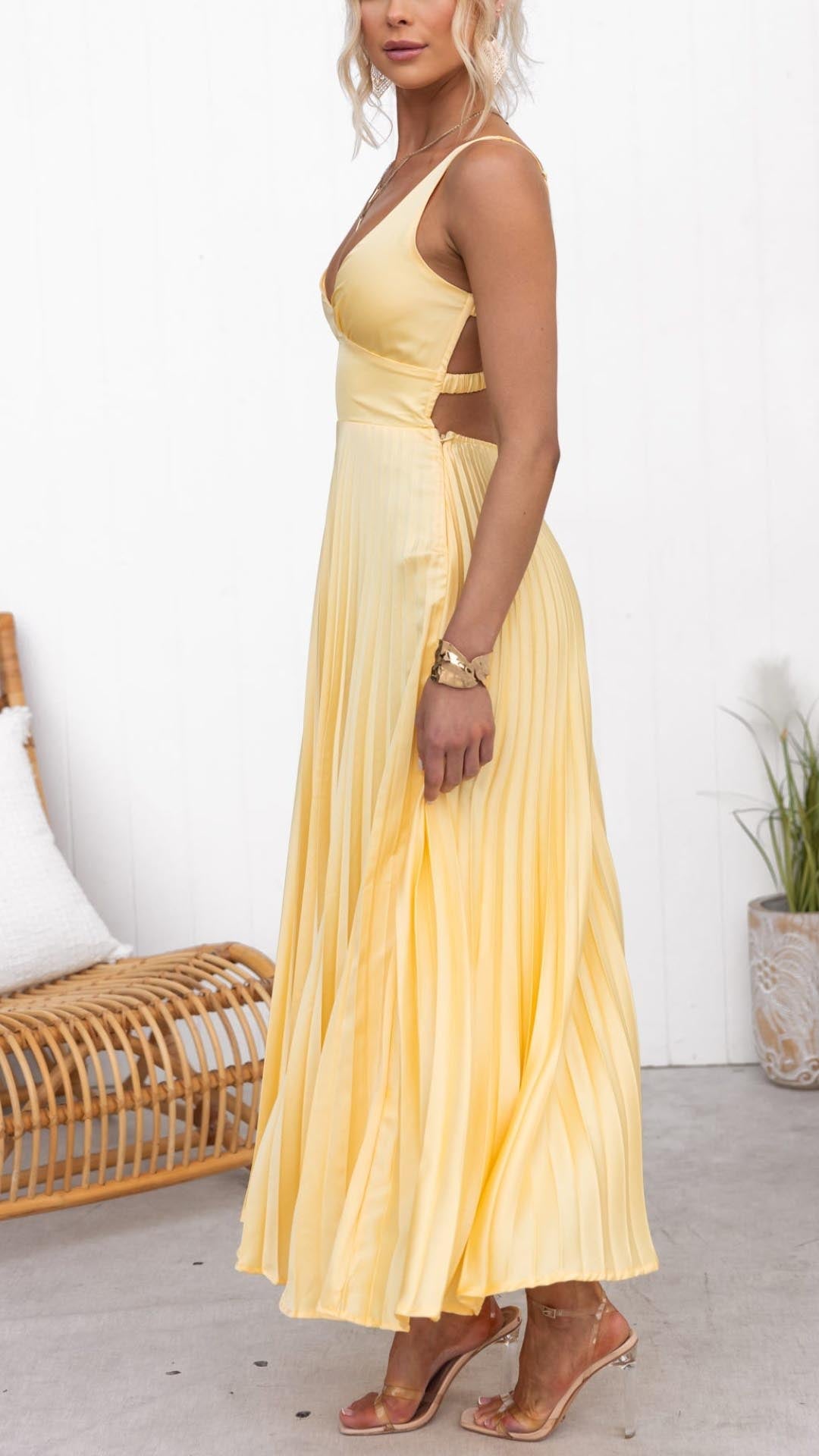 Liora | Women's Day Dress With V-Neck And Pleated Skirt | Romantic